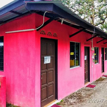 Lopoh Waterfront Budget Chalets Vila Hulu Langat Exterior foto