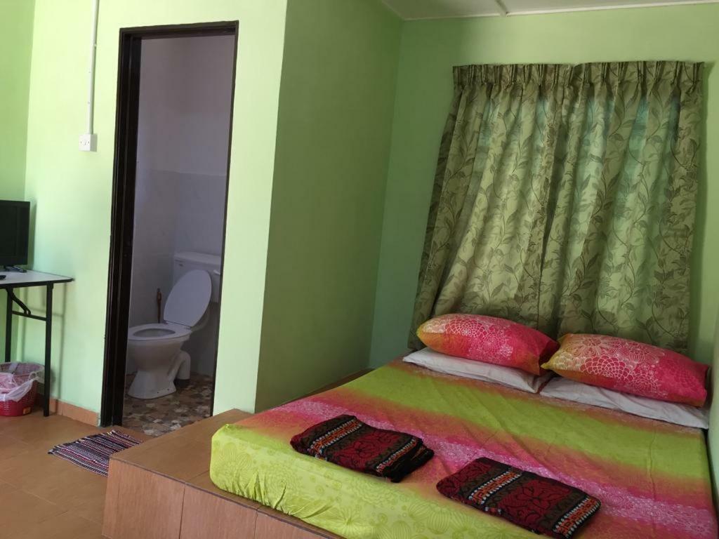 Lopoh Waterfront Budget Chalets Vila Hulu Langat Exterior foto