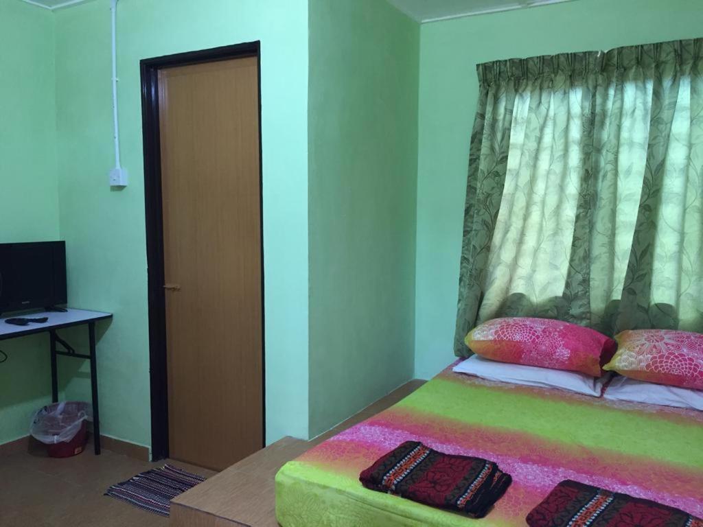 Lopoh Waterfront Budget Chalets Vila Hulu Langat Exterior foto
